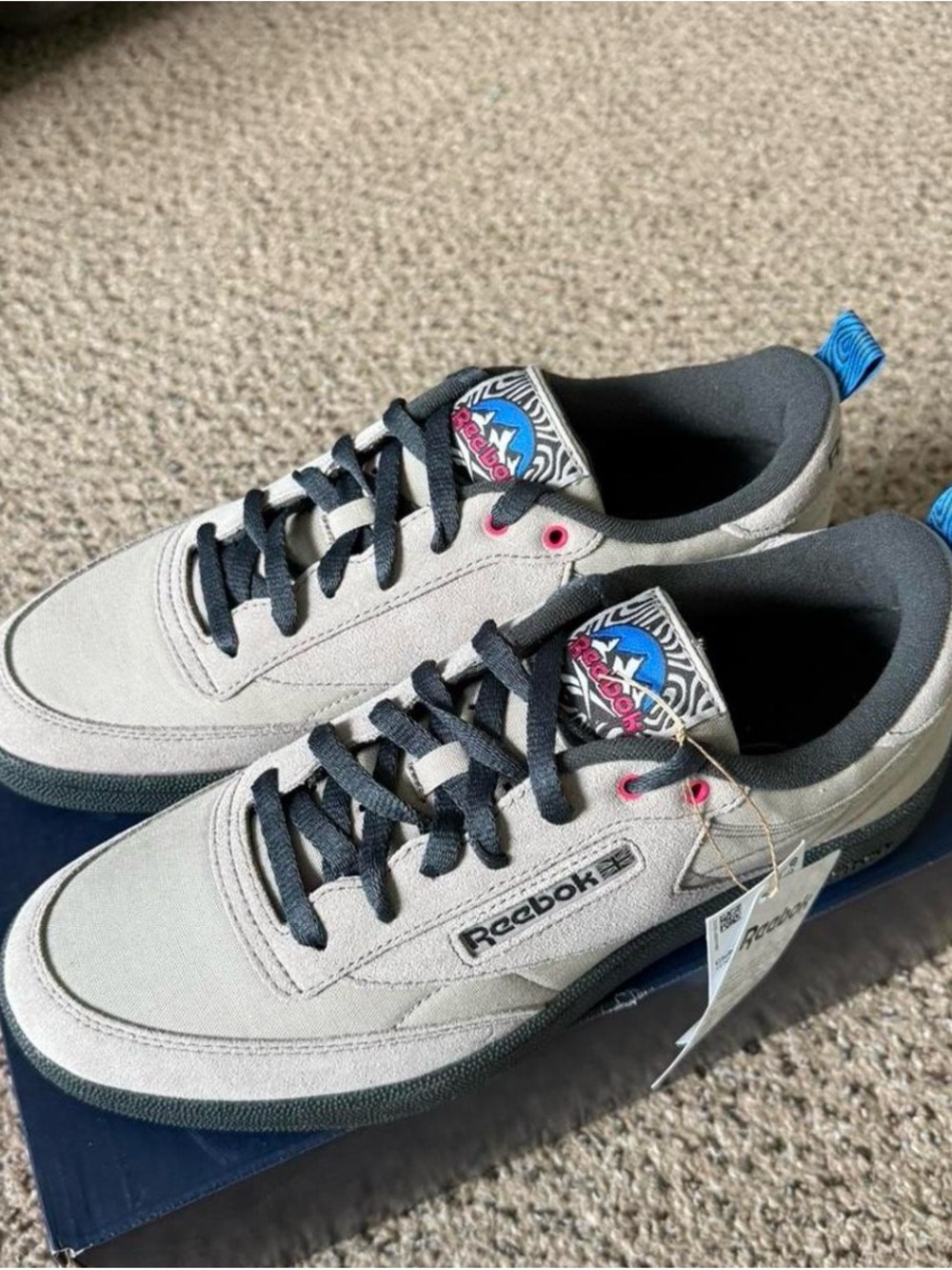 Reebok Men’s Light Gray Low-Top Sneakers with Black Accents